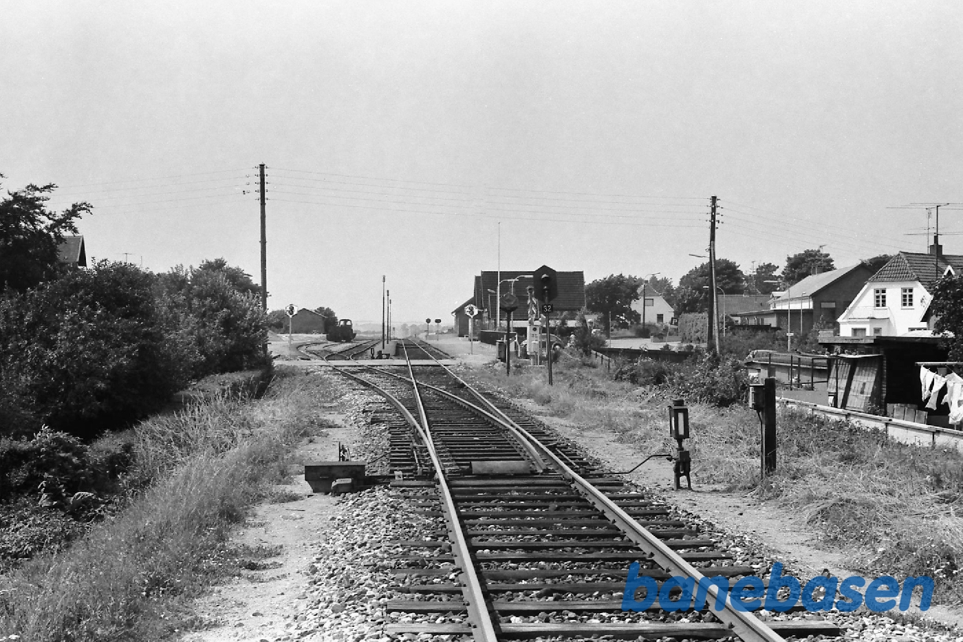 Stationen indkørsel fra Hillerød Stationen indkørsel fra Hillerød