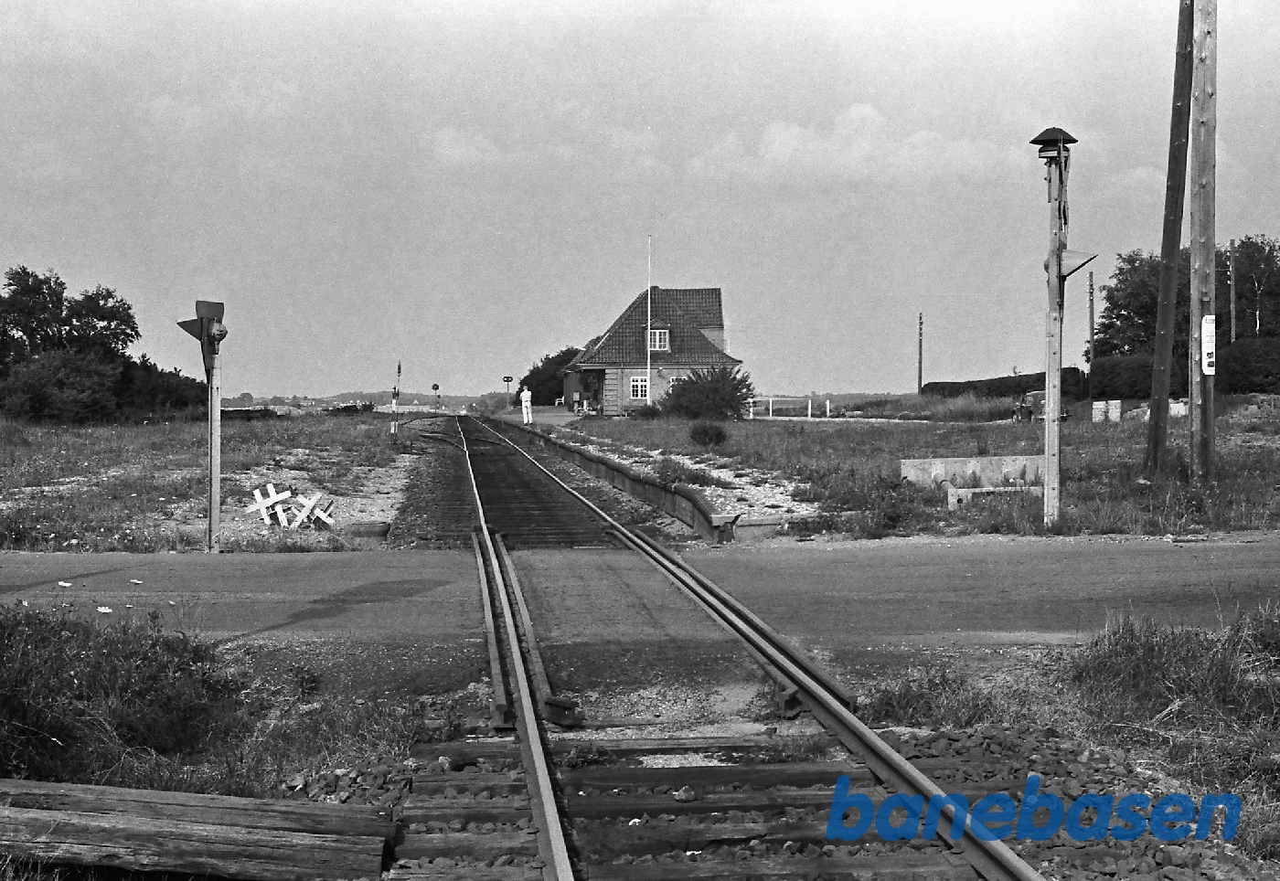 Stationen indkørsel fra Hundested Stationen indkørsel fra Hundested