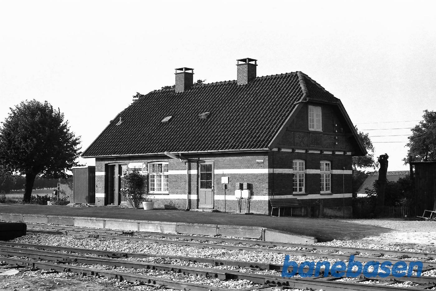 Stationen fra perron Stationen fra perron