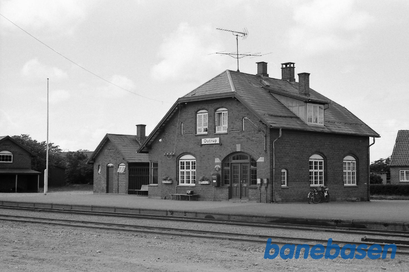 Stationen fra perronen Stationen fra perronen
