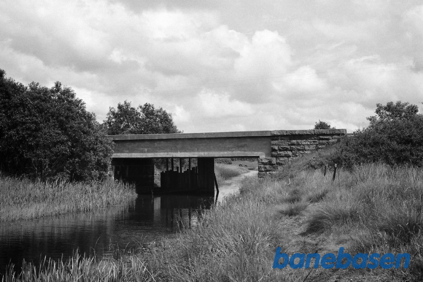 Bro fra vest Bro fra vest