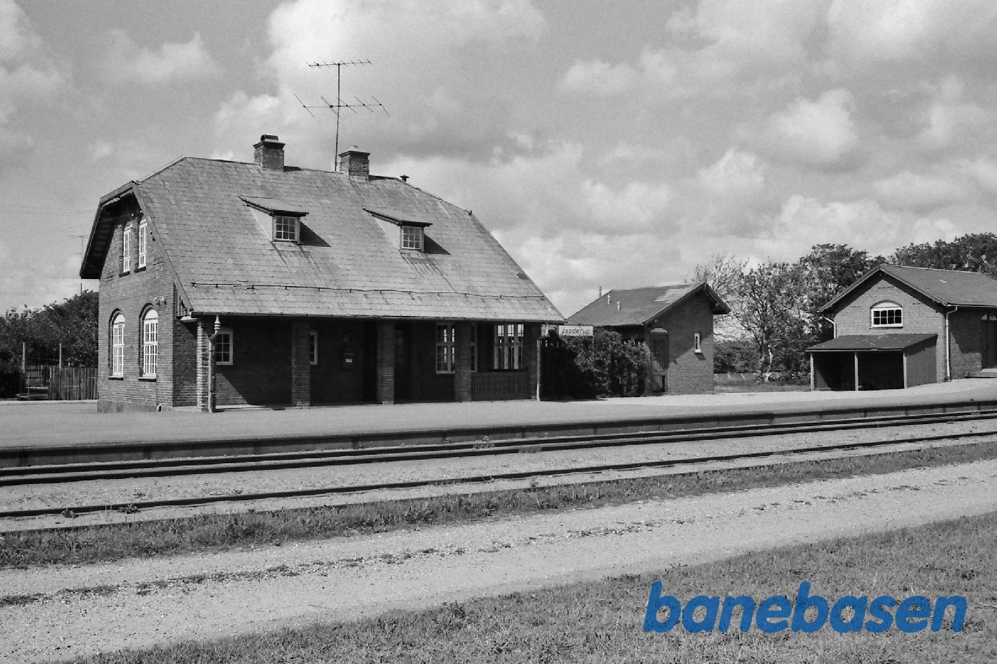 Stationen fra perron Stationen fra perron