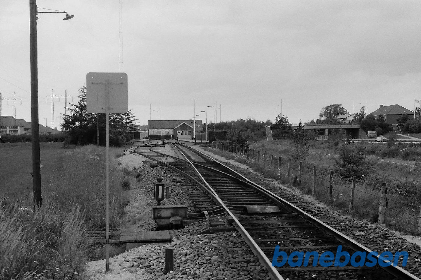 Stationen. Indk fra Jægersborg Stationen. Indk fra Jægersborg