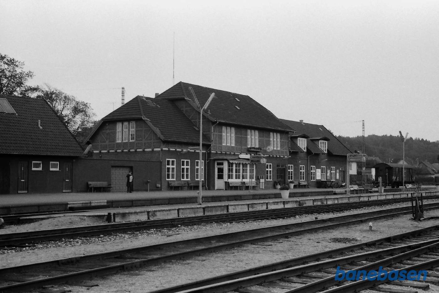 Stationen fra perron