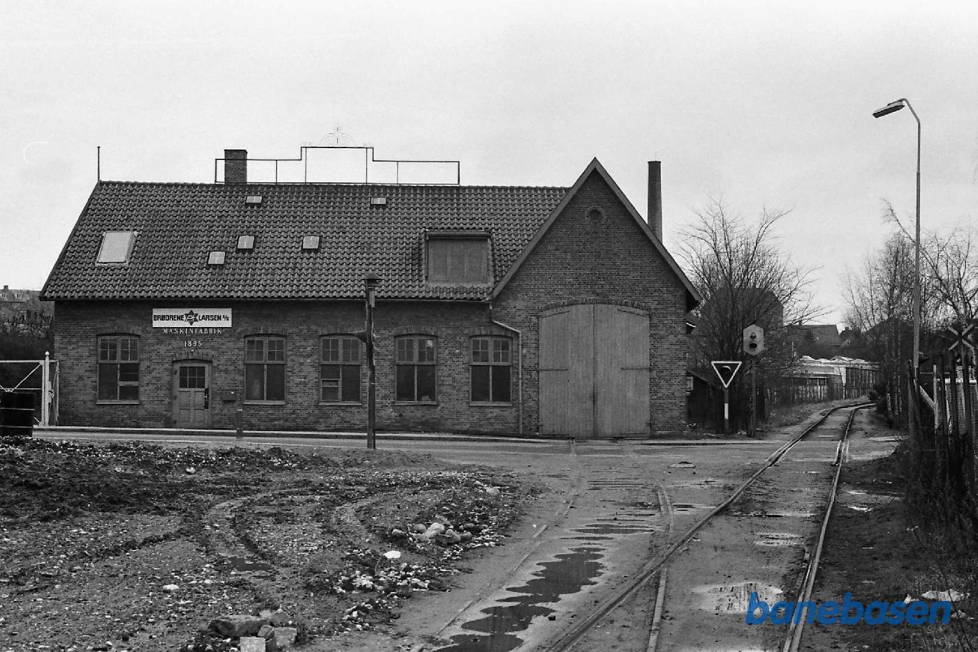 Det gamle udkørselsspor Det gamle udkørselsspor
