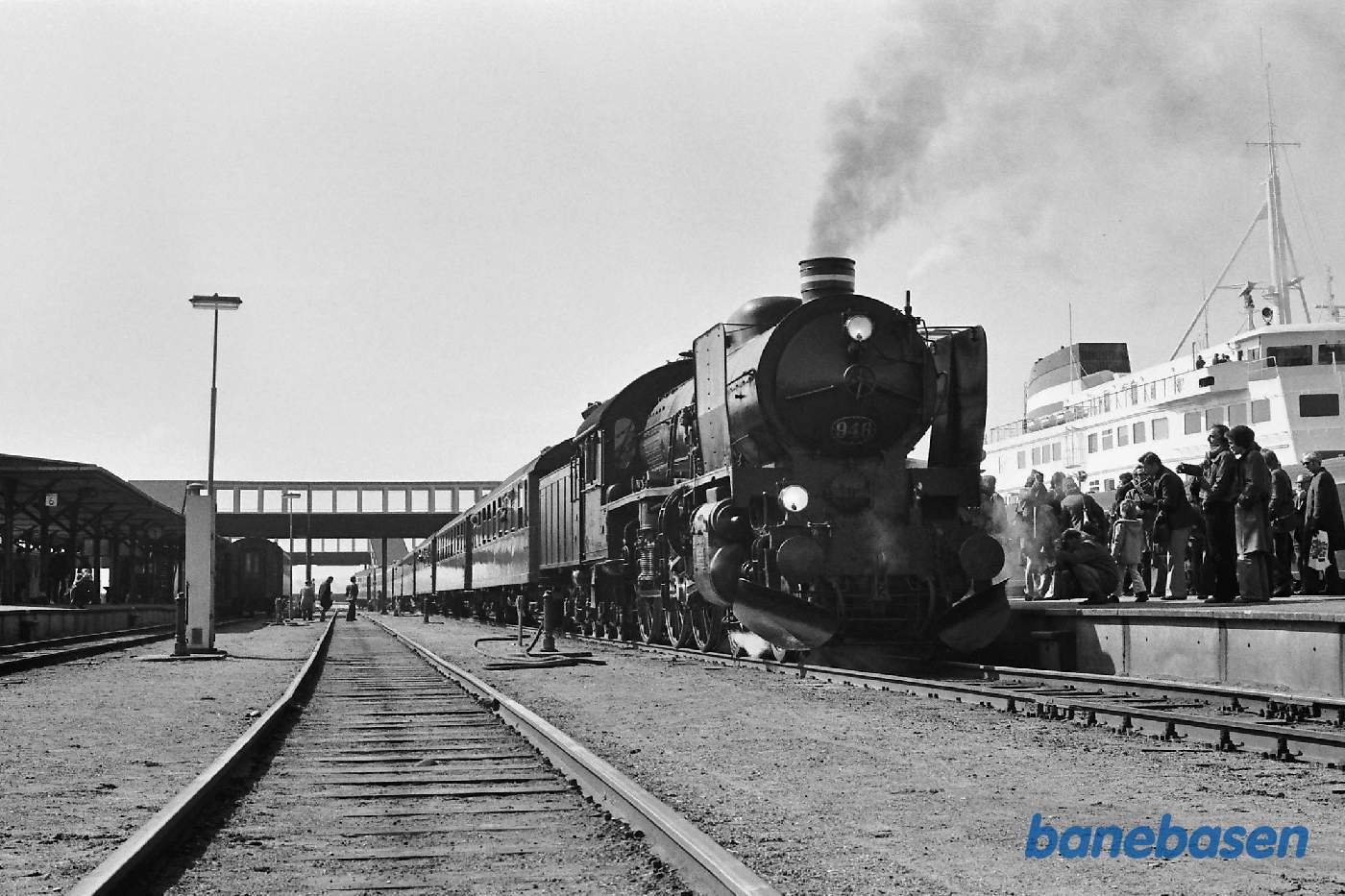 R 946 Indvielsestog Jernbanemuseet 17 - 04 - 1975 R 946 Indvielsestog Jernbanemuseet 17 - 04 - 1975