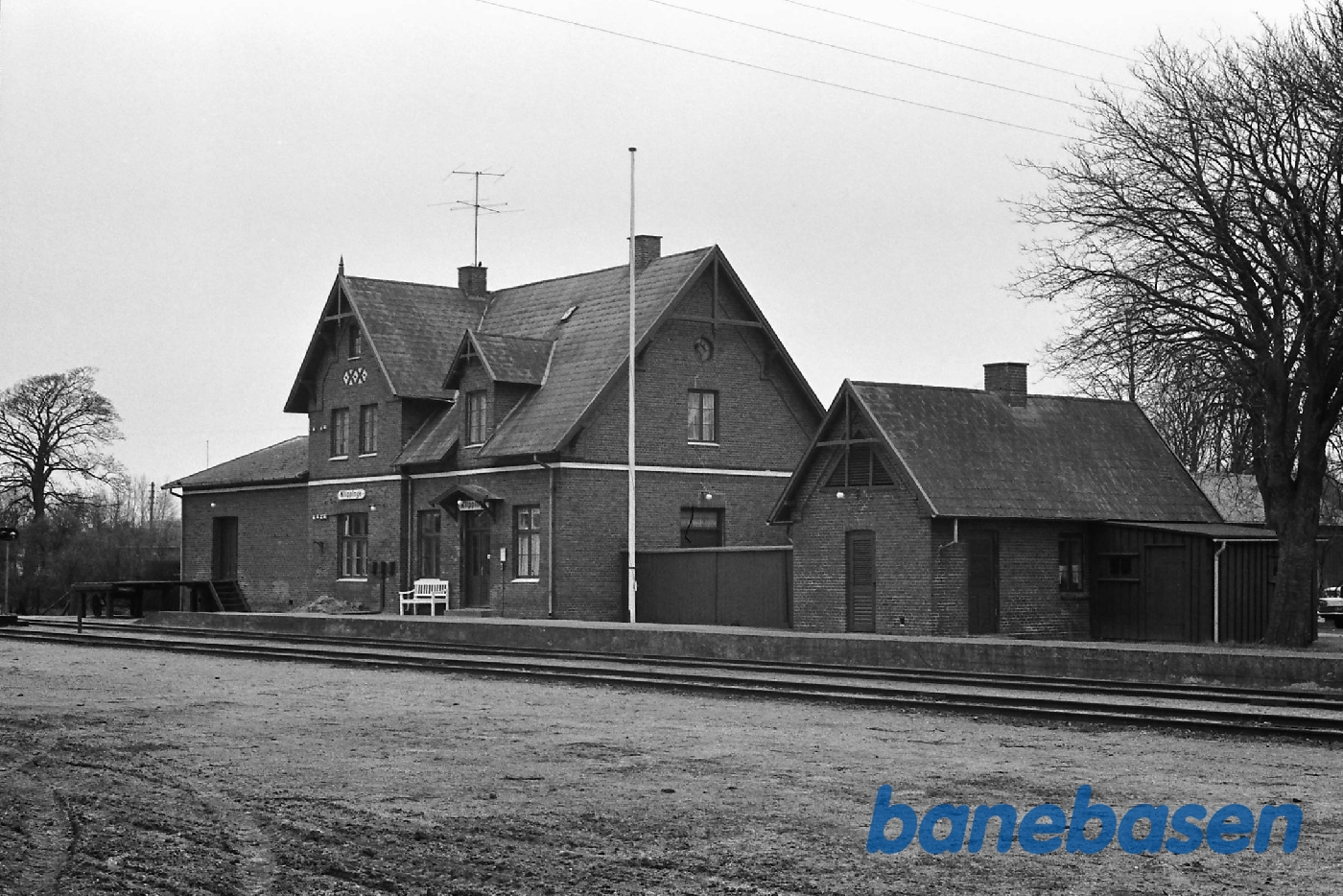 Stationen fra perron Stationen fra perron