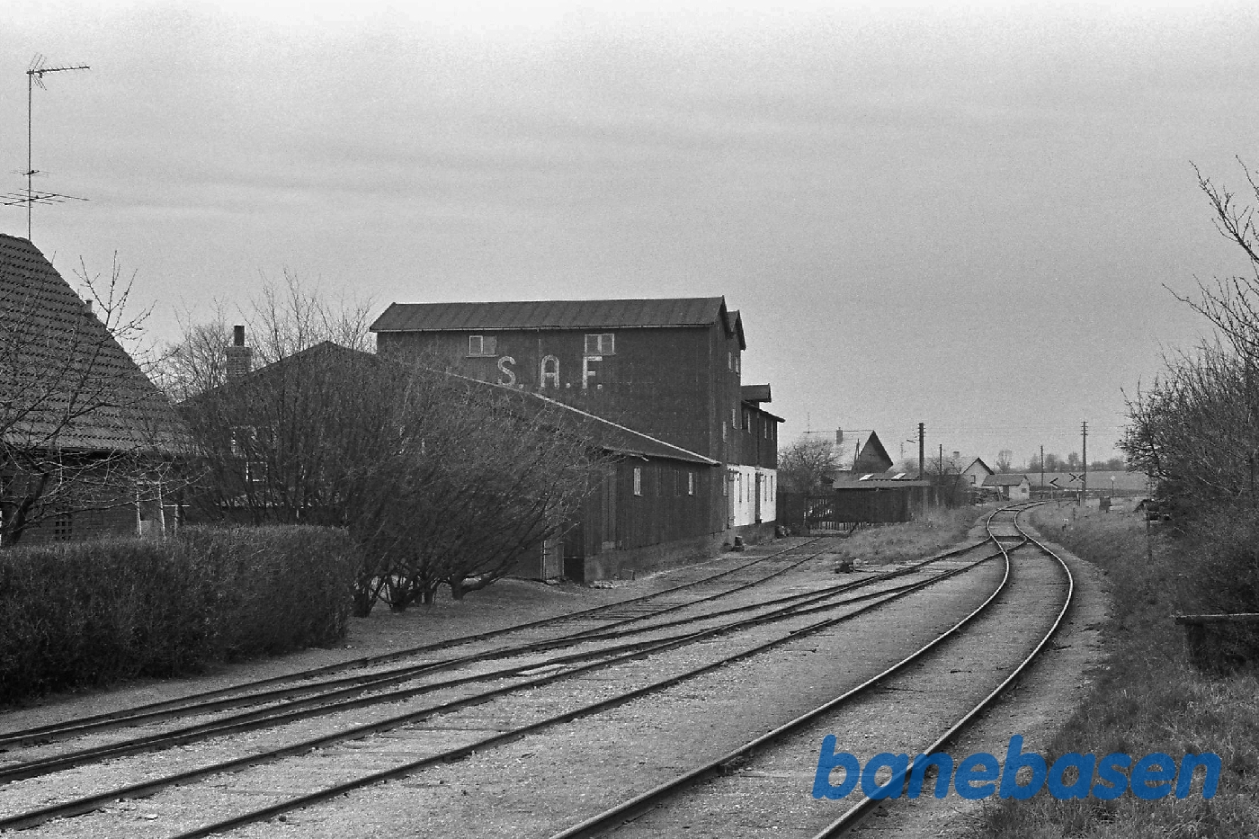 Stationen. Indkørslen. Privat sidespor Stationen. Indkørslen. Privat sidespor