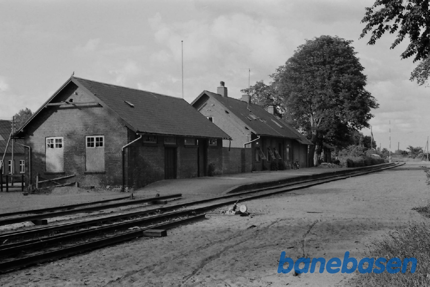Stationen fra perronen Stationen fra perronen