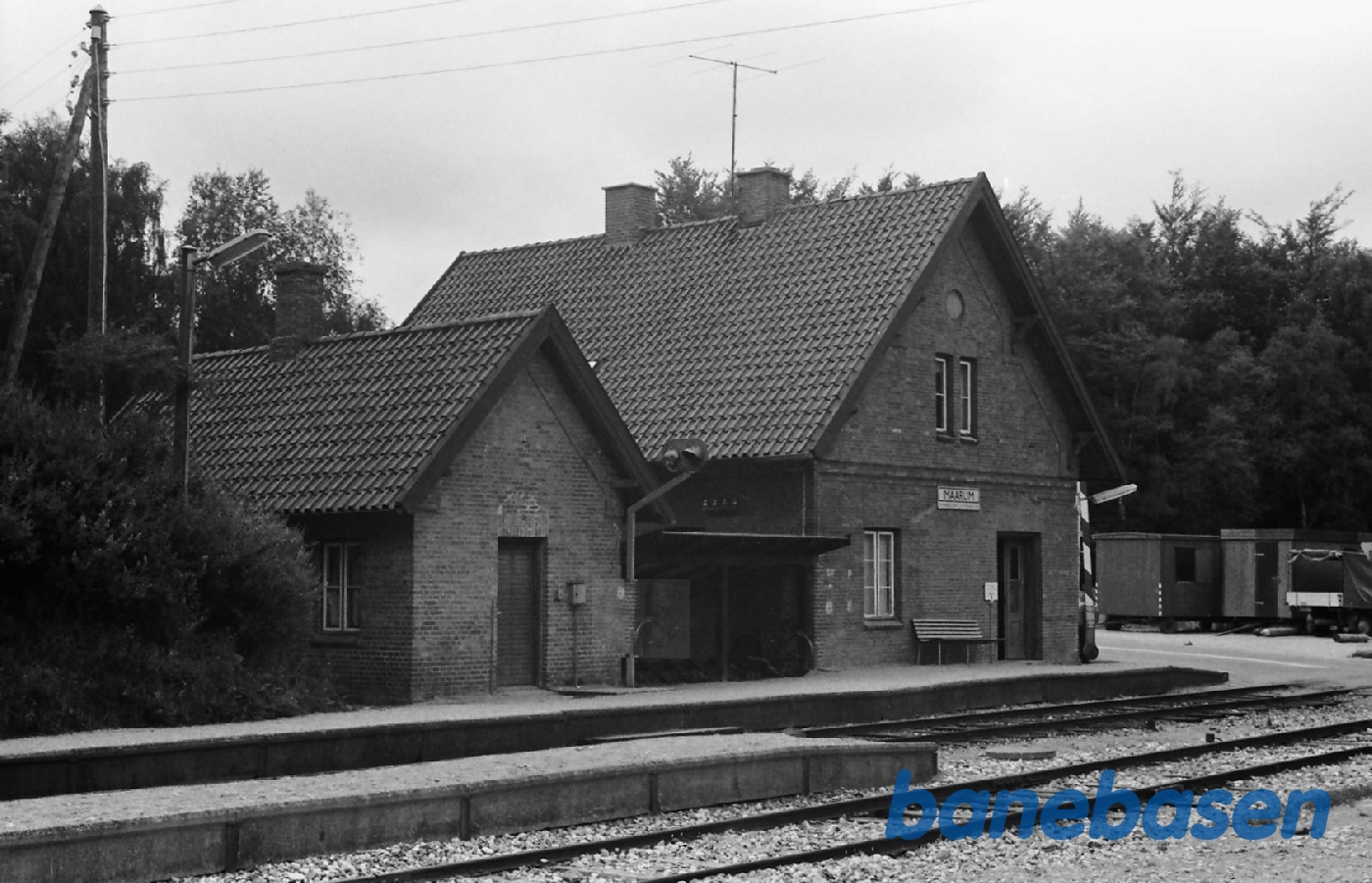 Stationen fra perron Stationen fra perron