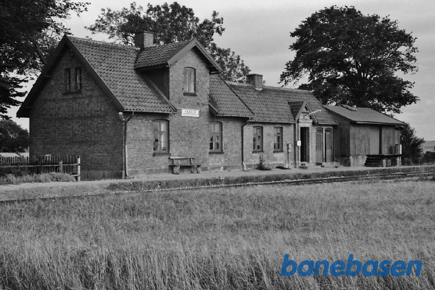 Stationen fra perron Stationen fra perron