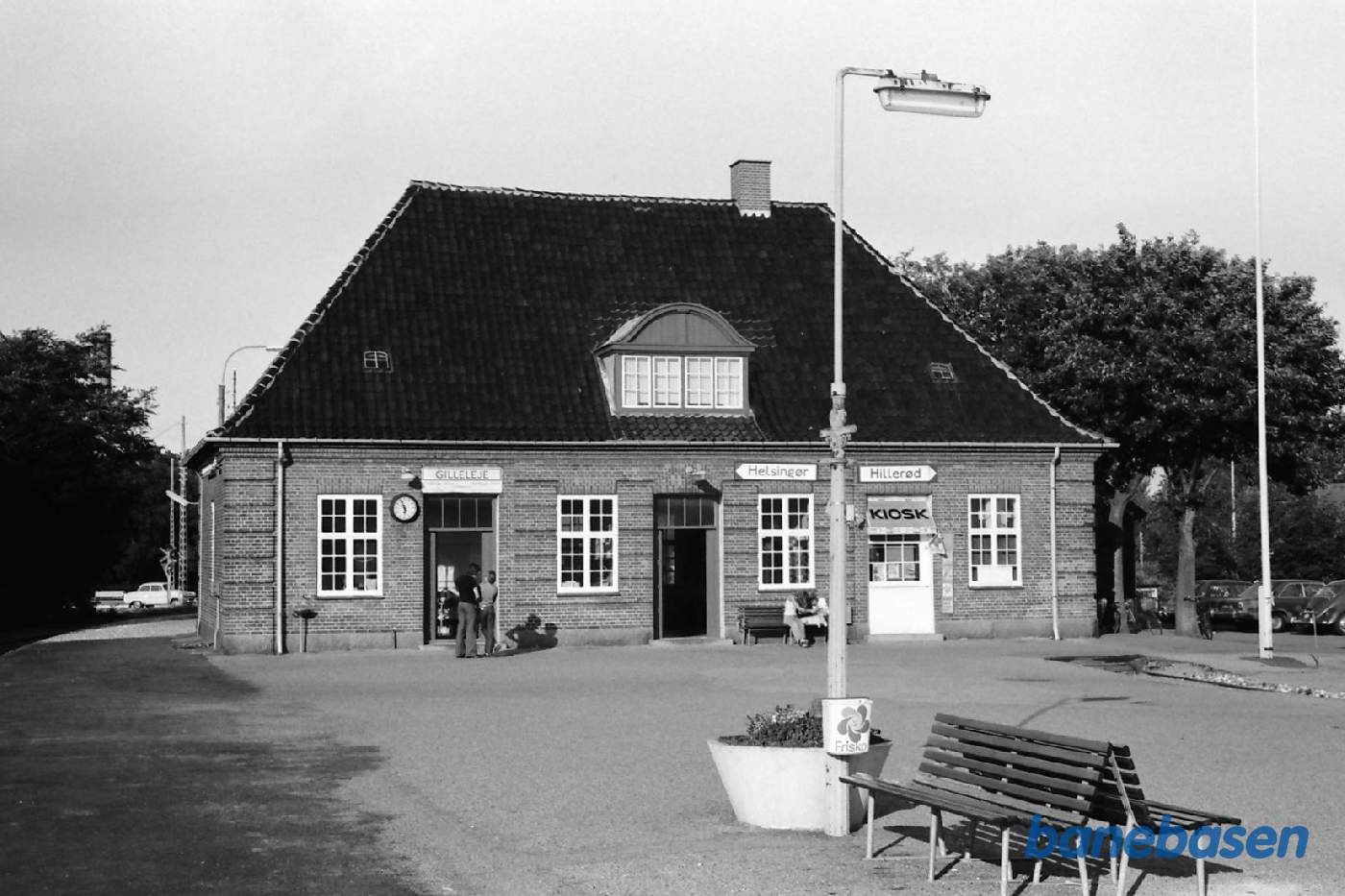 Stationen fra perron Stationen fra perron