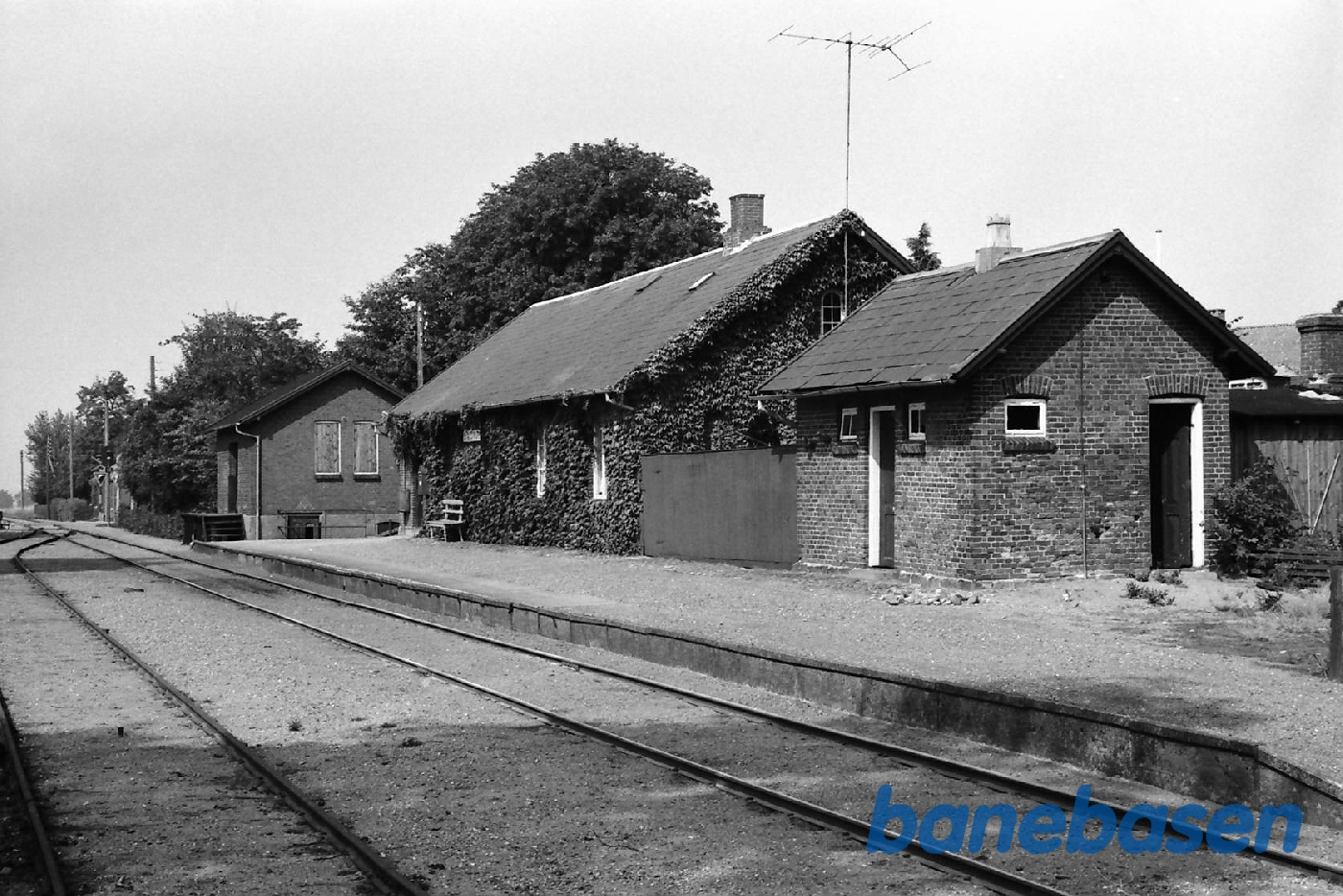 Stationen fra perron Stationen fra perron