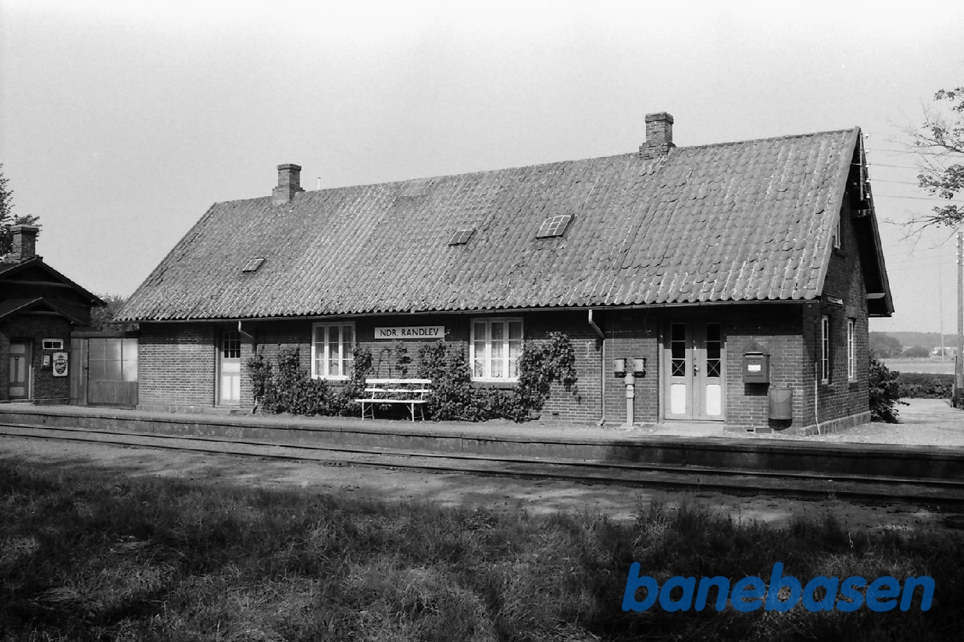 Stationen fra perron Stationen fra perron