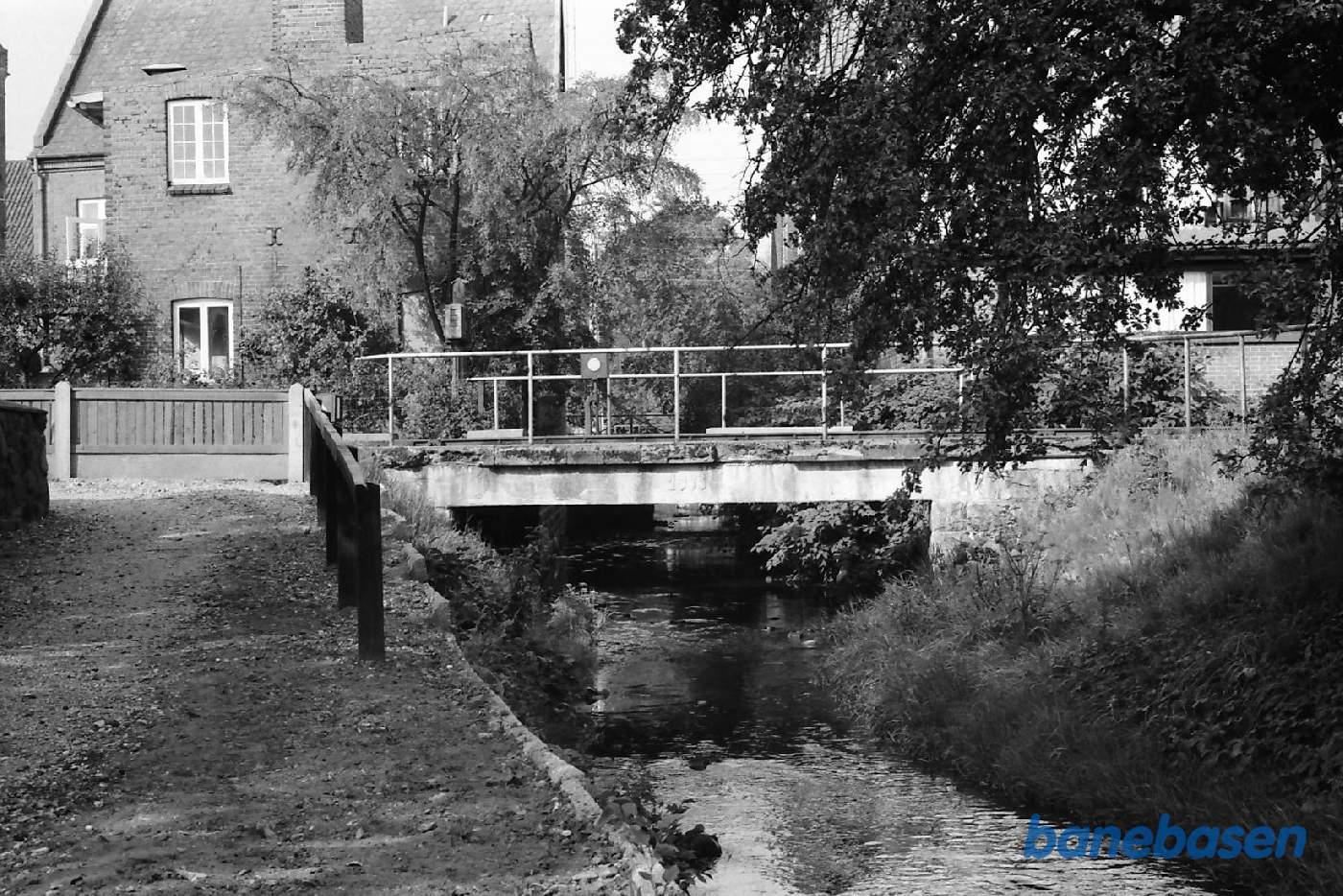 Bro fra øst Bro fra øst