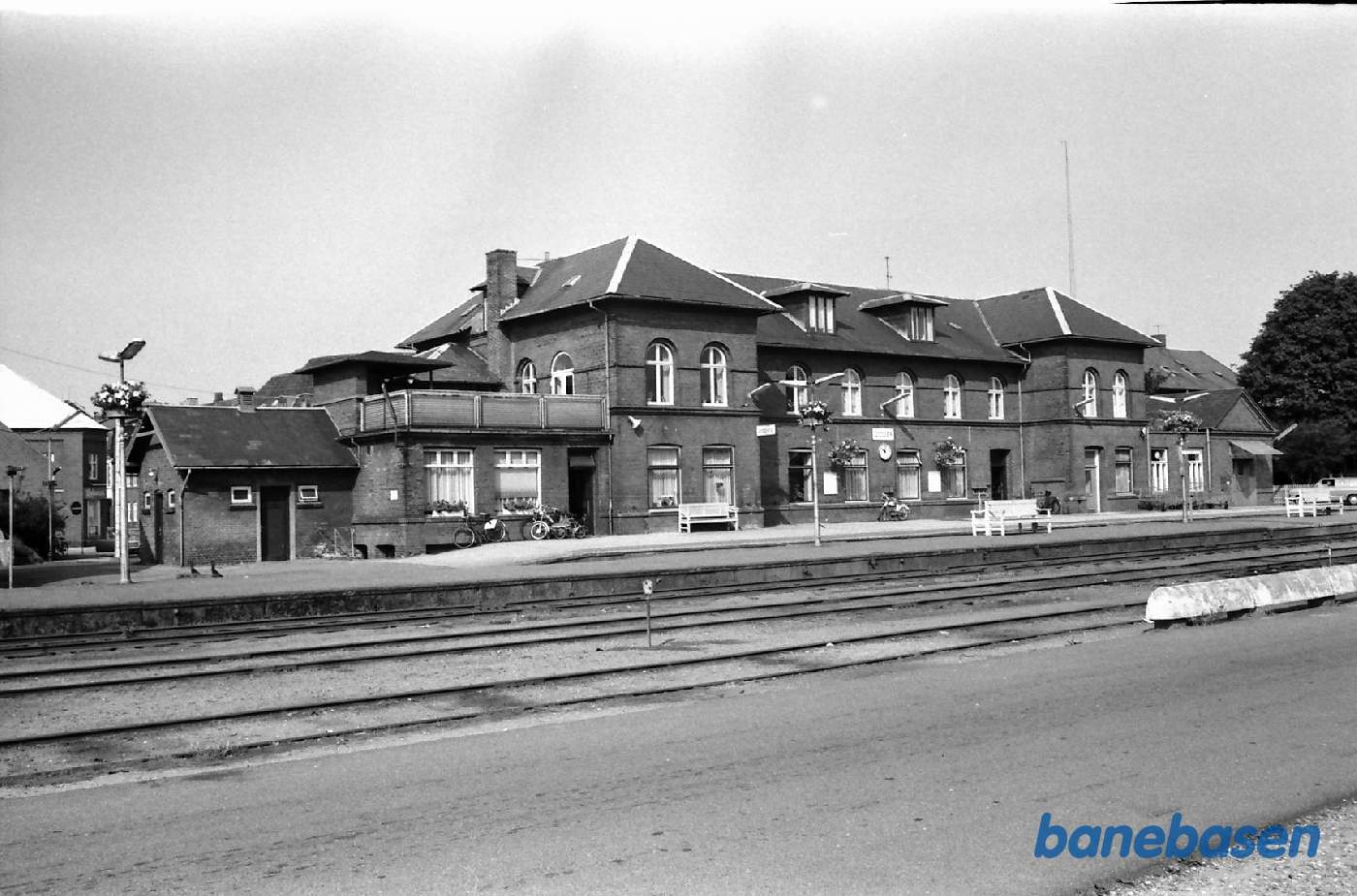 Stationen fra perron Stationen fra perron