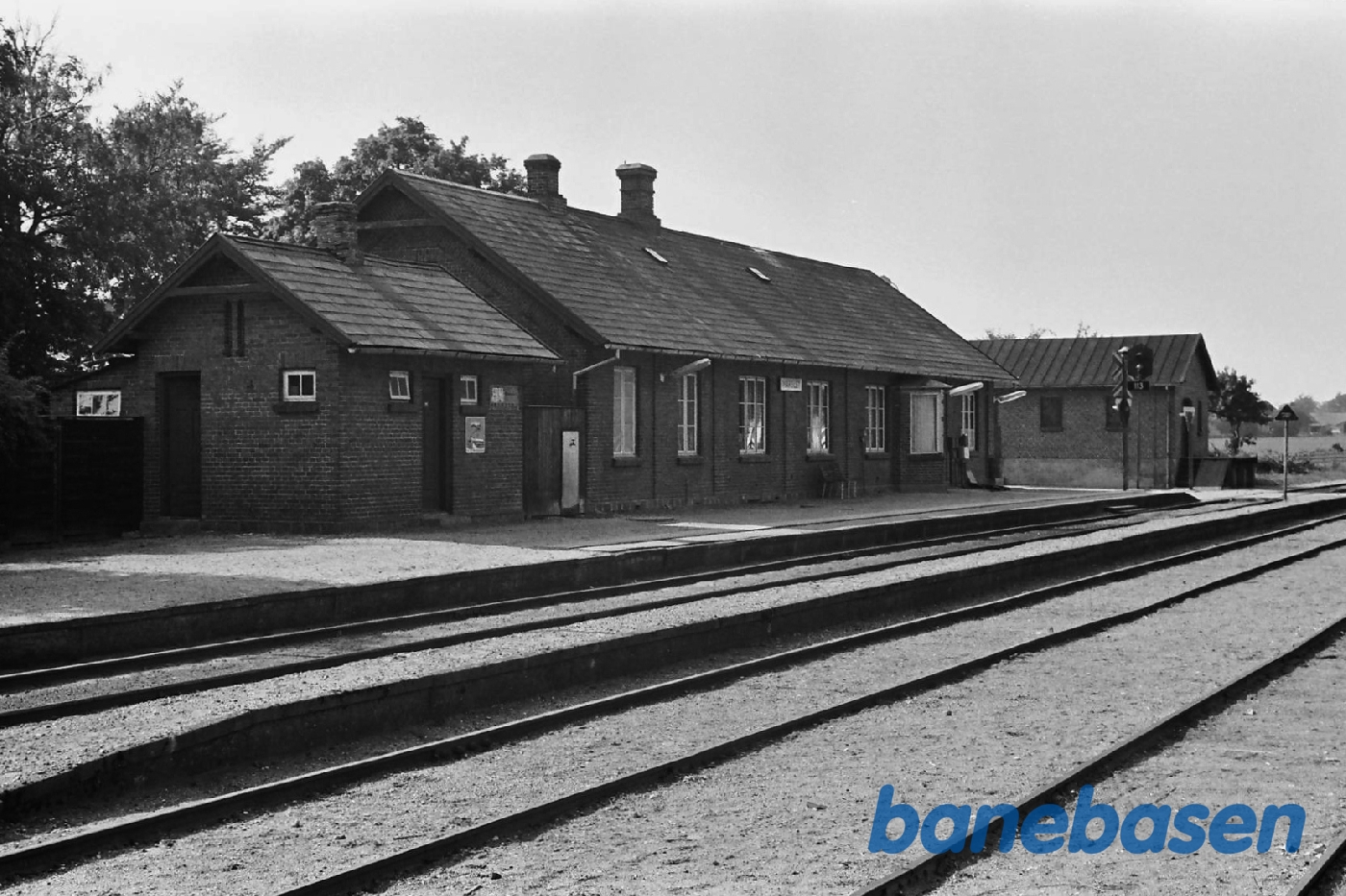 Stationen fra perron Stationen fra perron
