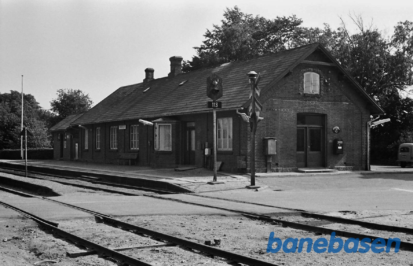 Stationen fra perron Stationen fra perron