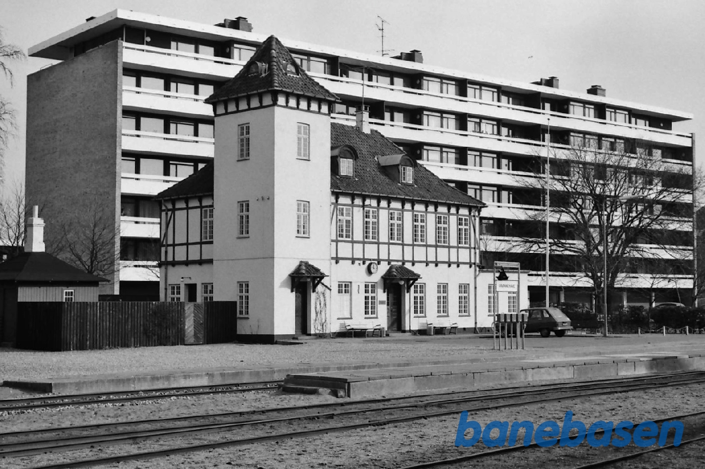 Stationen fra perron Stationen fra perron