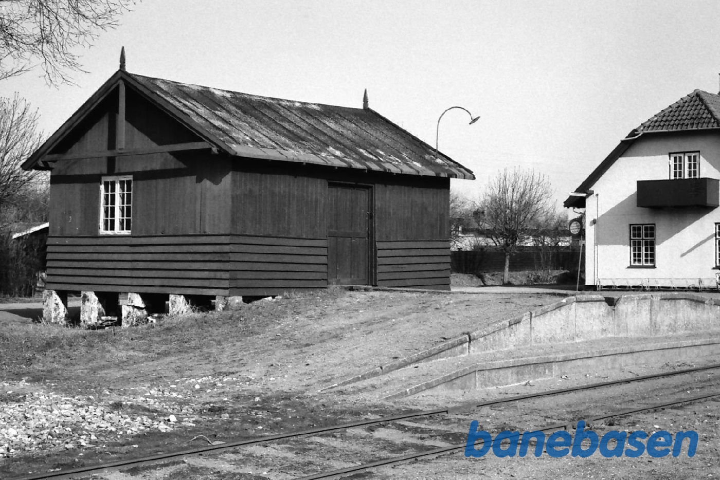 Varehus fra perron Varehus fra perron
