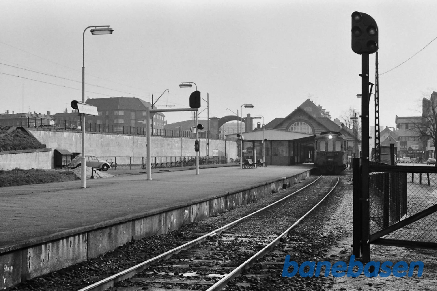 Stationen fra perron Stationen fra perron