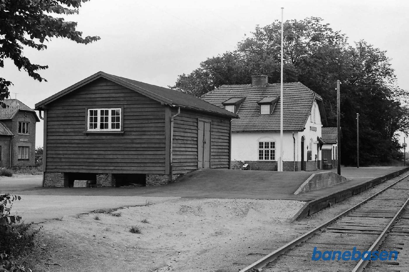 Varehus fra perron Varehus fra perron