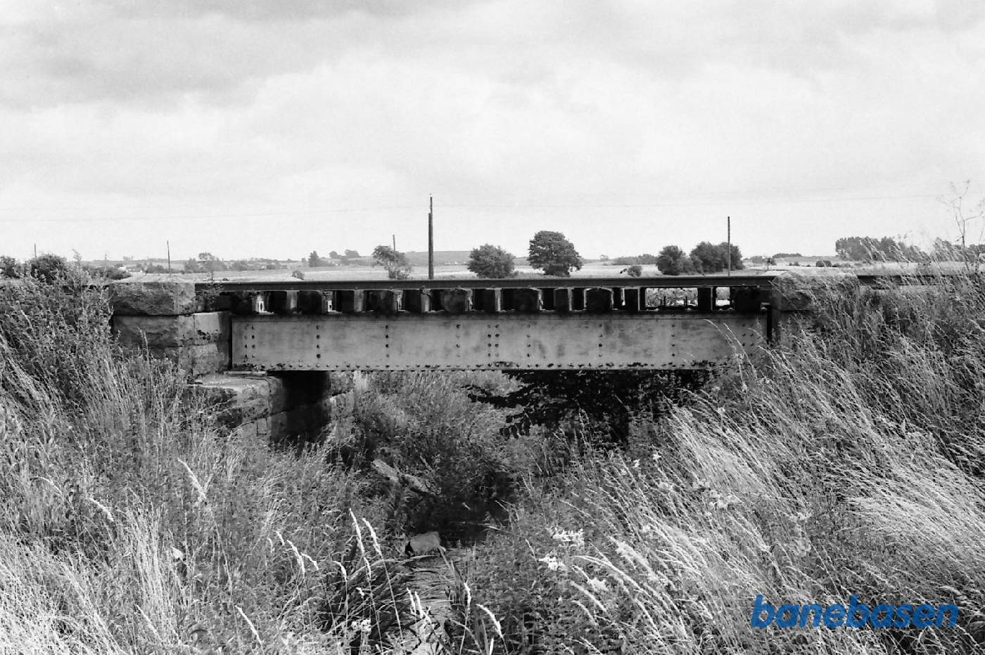 Bro over å fra vest