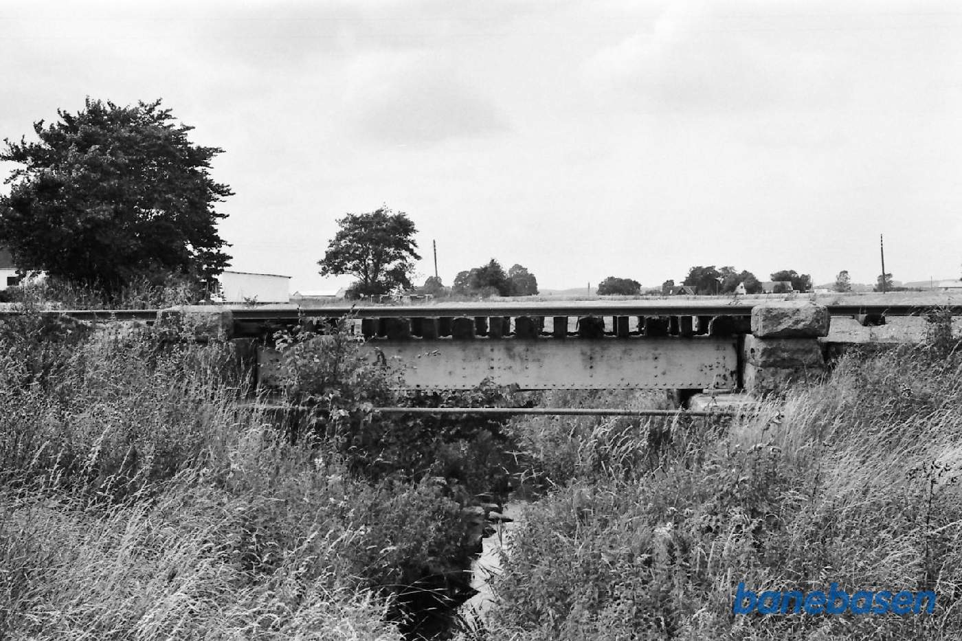 Bro over å fra øst