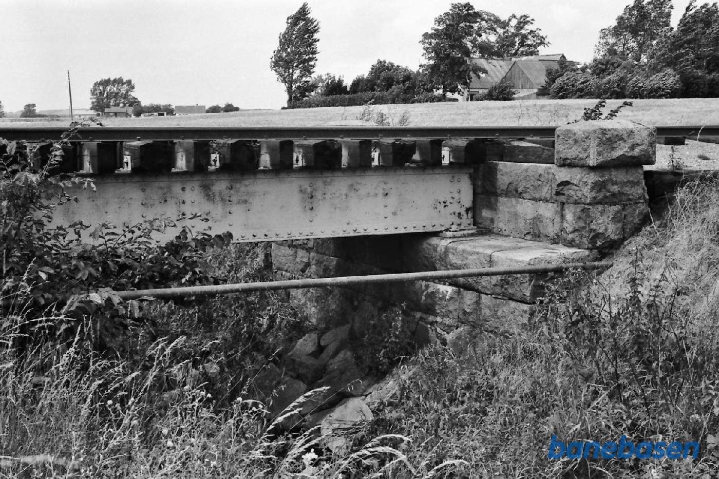 Bro over å fra øst Bro over å fra øst