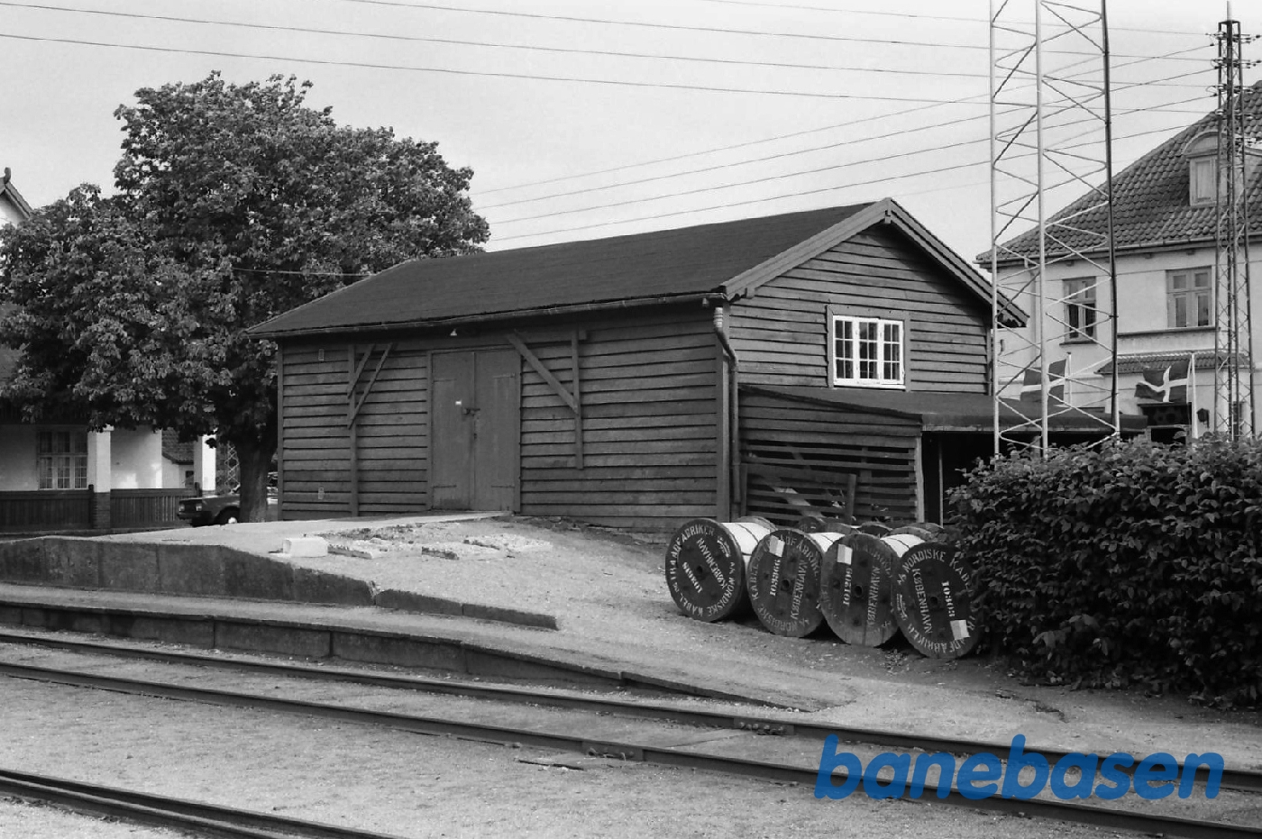 Varehus fra perron Varehus fra perron