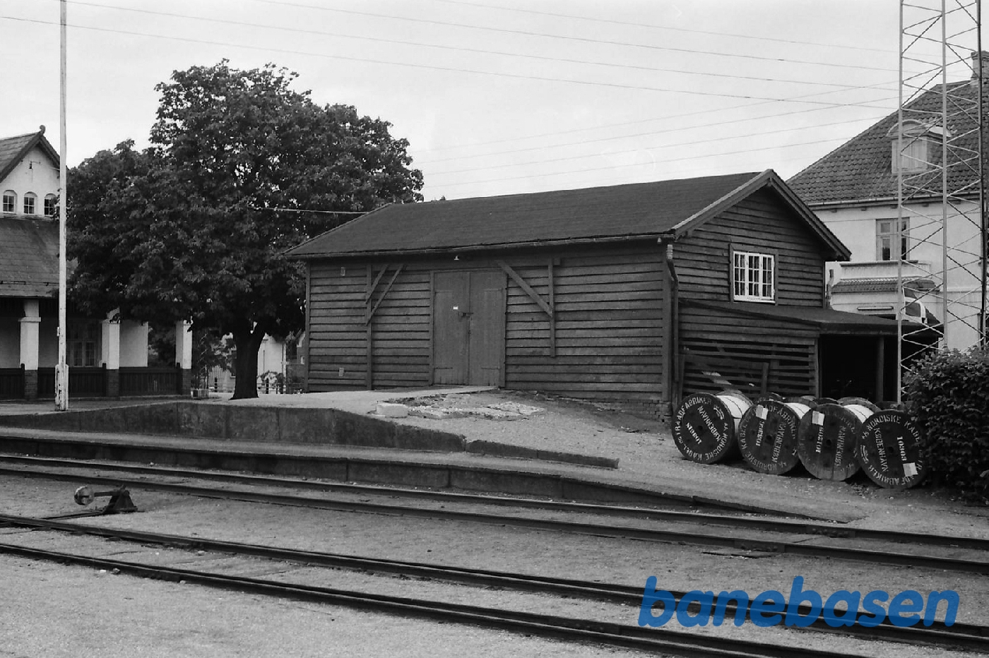 Varehus fra perron Varehus fra perron