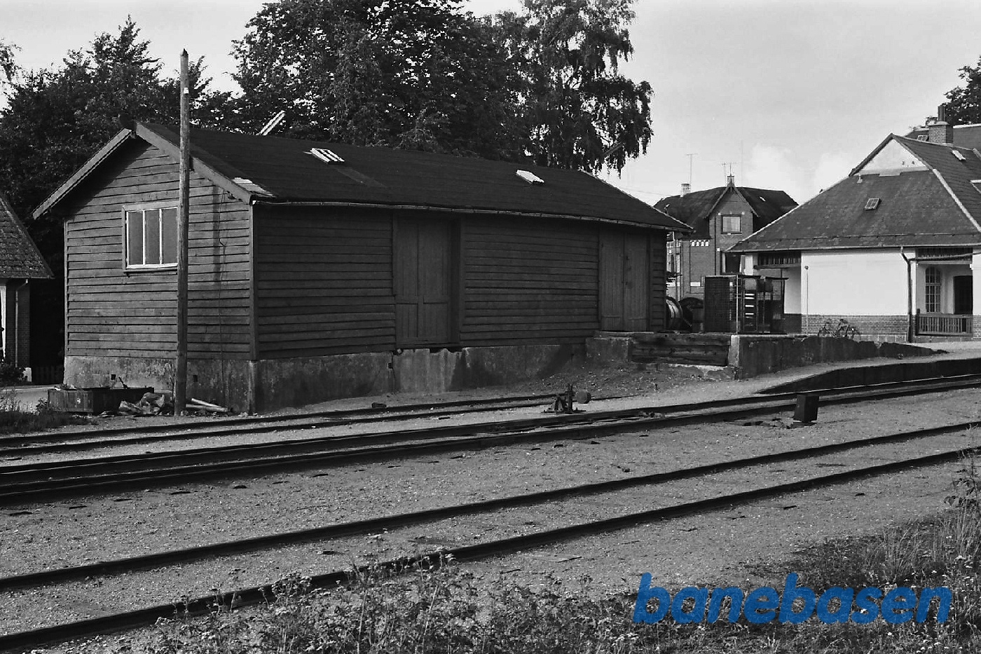 Varehus fra perron Varehus fra perron