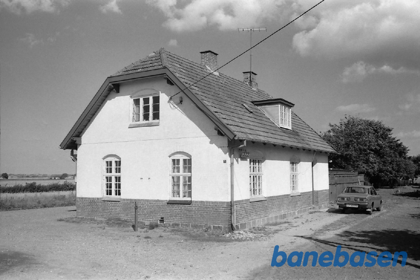 Den gamle station fra gaden Den gamle station fra gaden