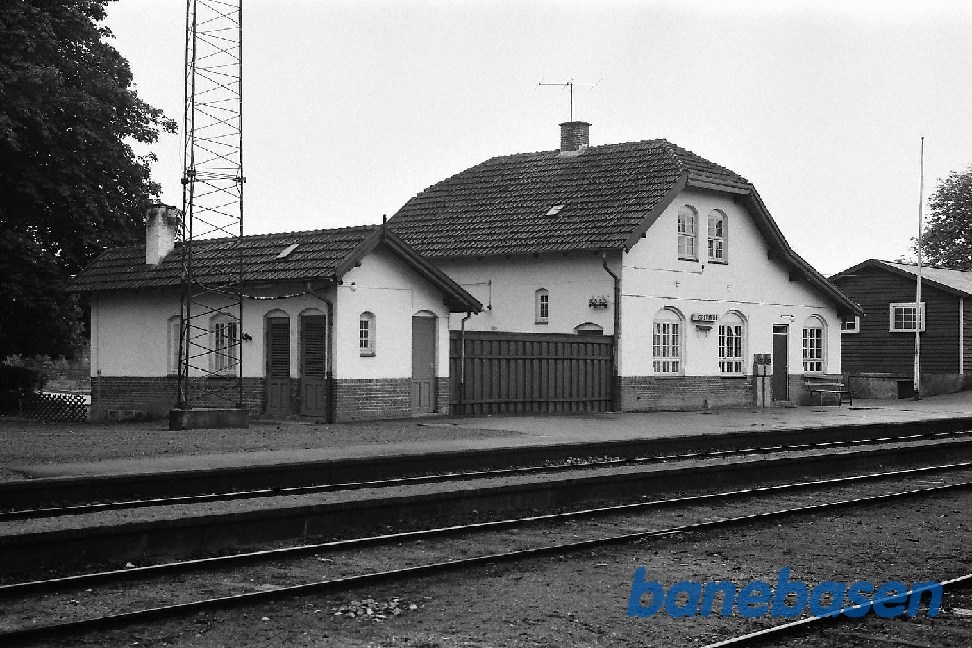 Stationen fra perron Stationen fra perron
