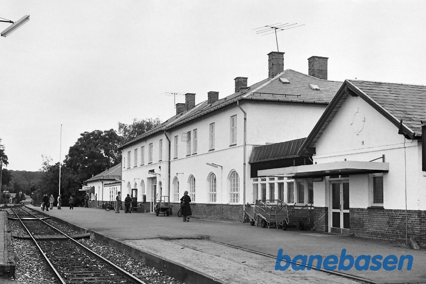 Stationen fra perron Stationen fra perron