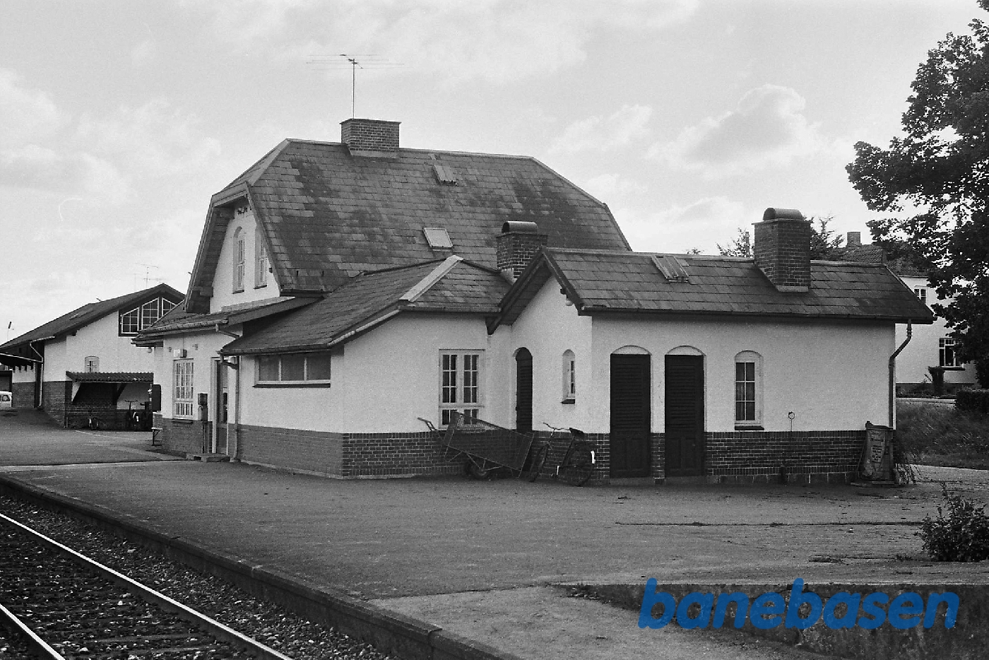 Stationen fra perron Stationen fra perron