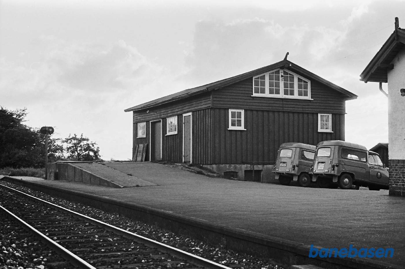 Varehus fra perron Varehus fra perron