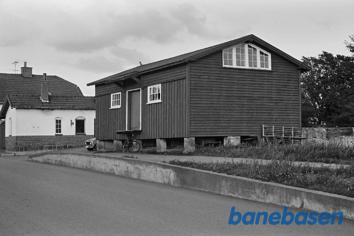 Varehus fra perron Varehus fra perron