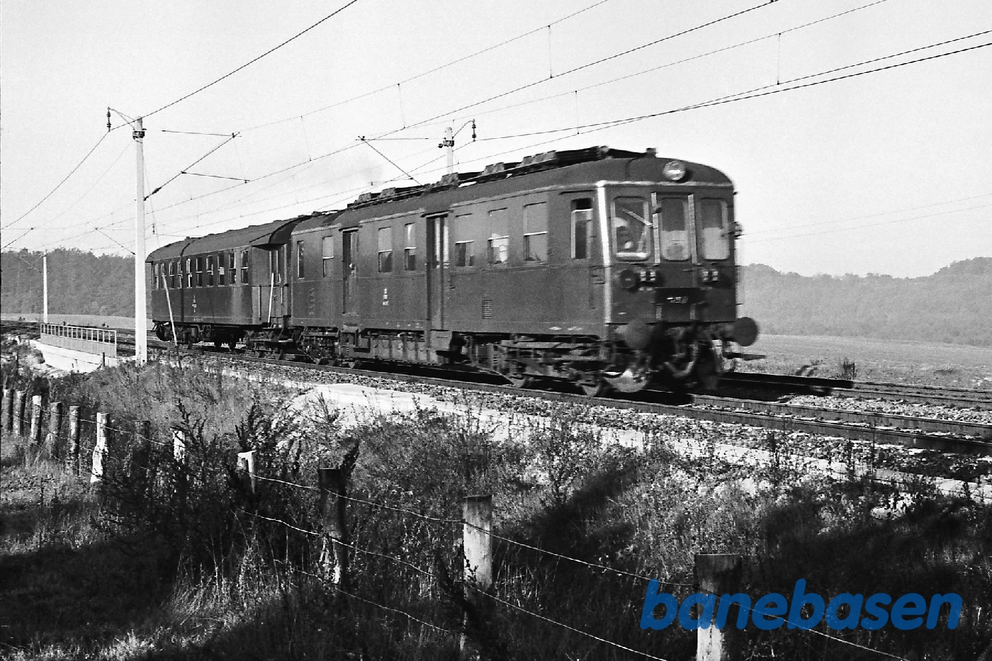 Mo 1857 + styrevogn Mo 1857 + styrevogn