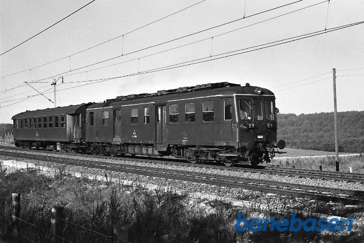 Mo 1881 + styrevogn Mo 1881 + styrevogn