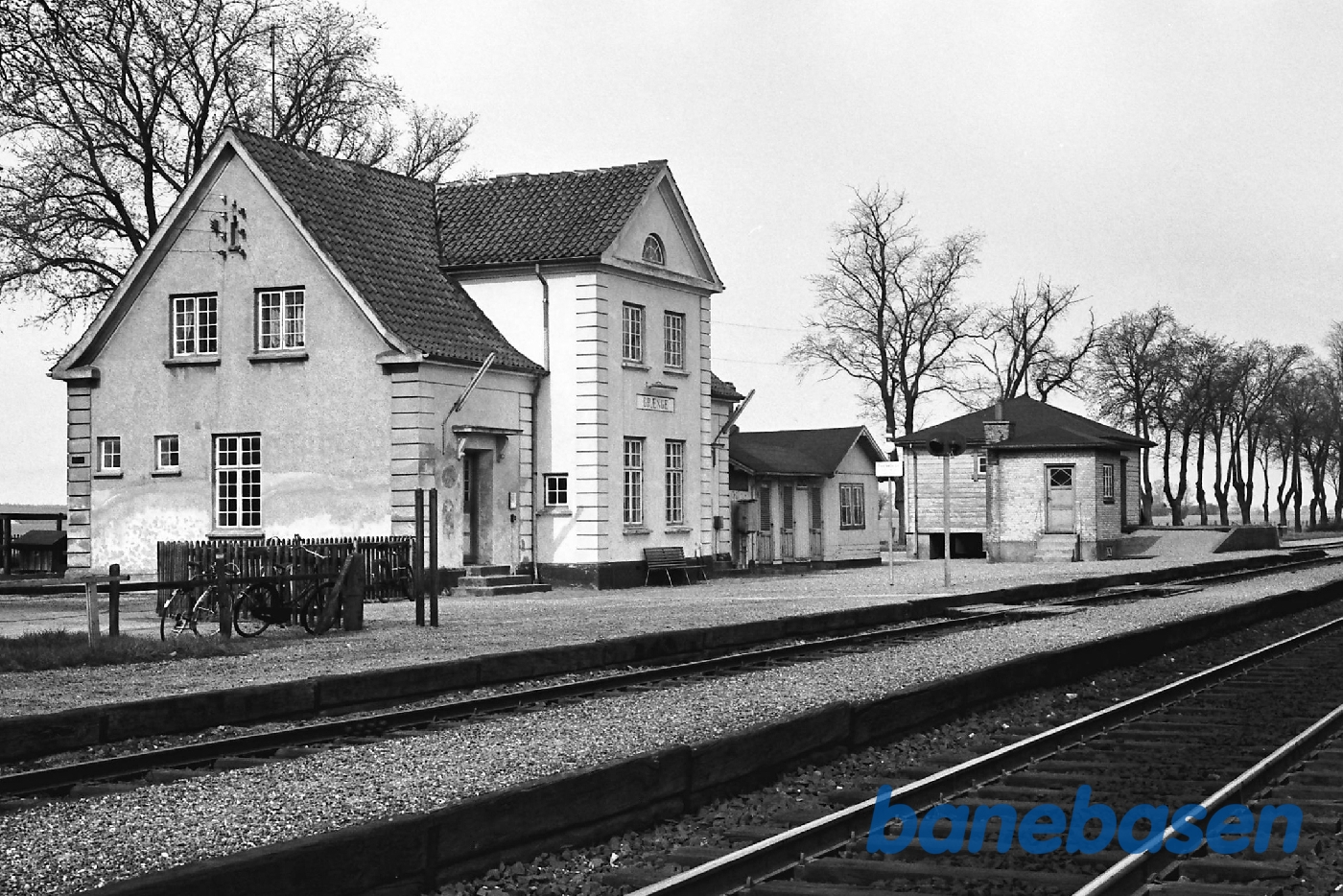 Stationen fra perron Stationen fra perron