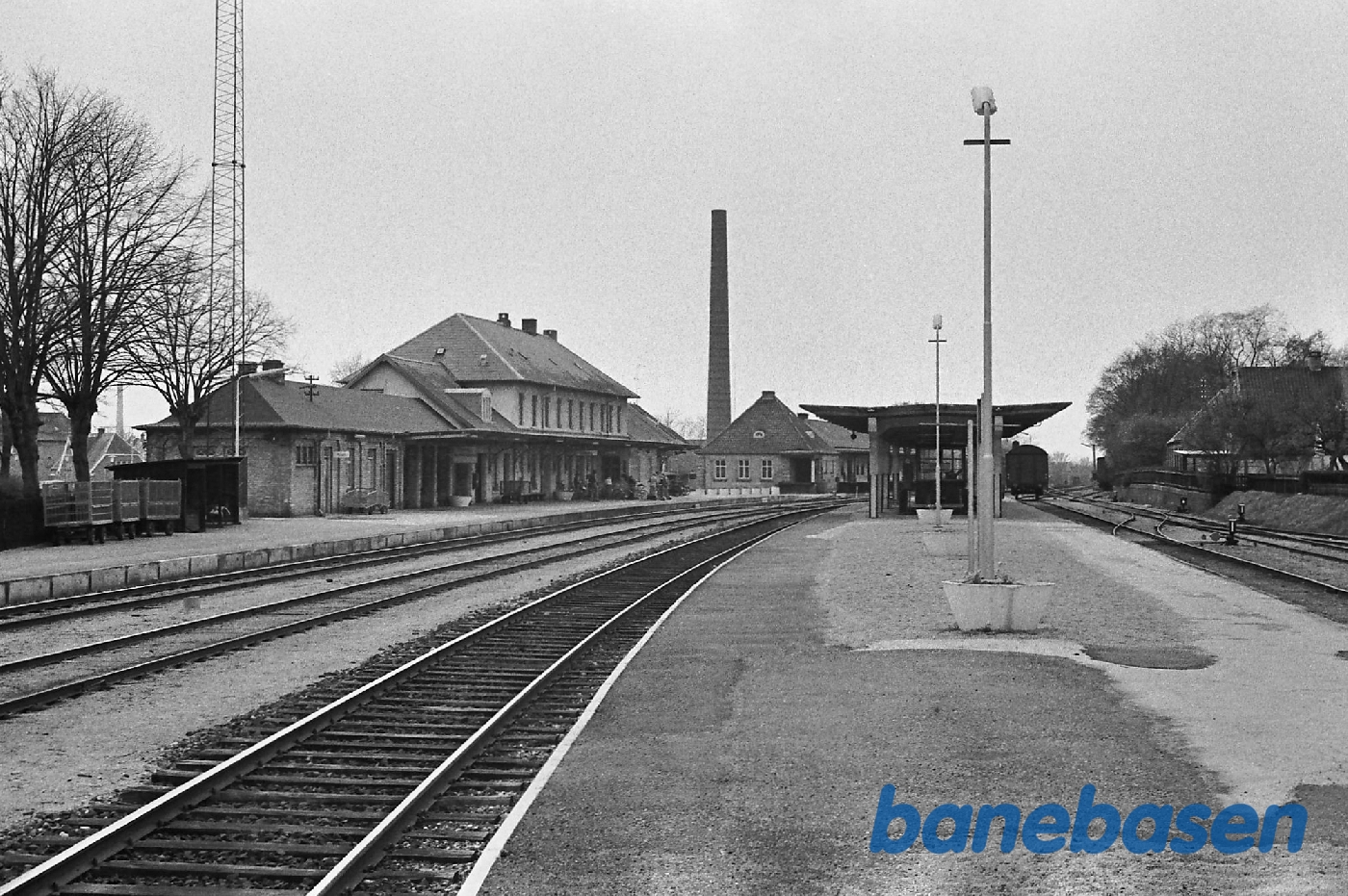 Stationen fra perron Stationen fra perron