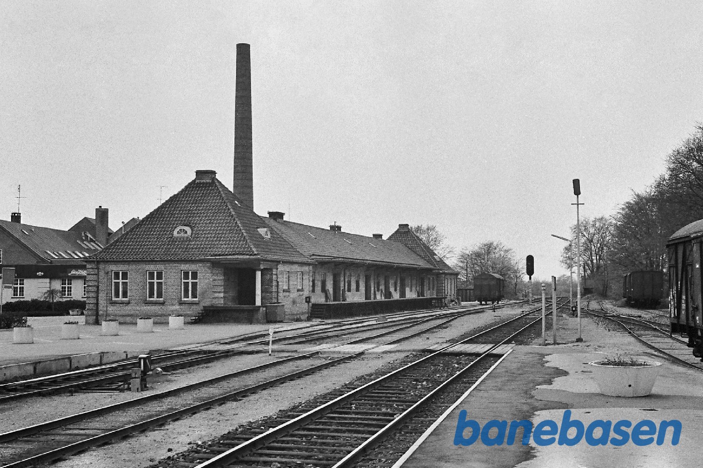 Varehus fra perron Varehus fra perron