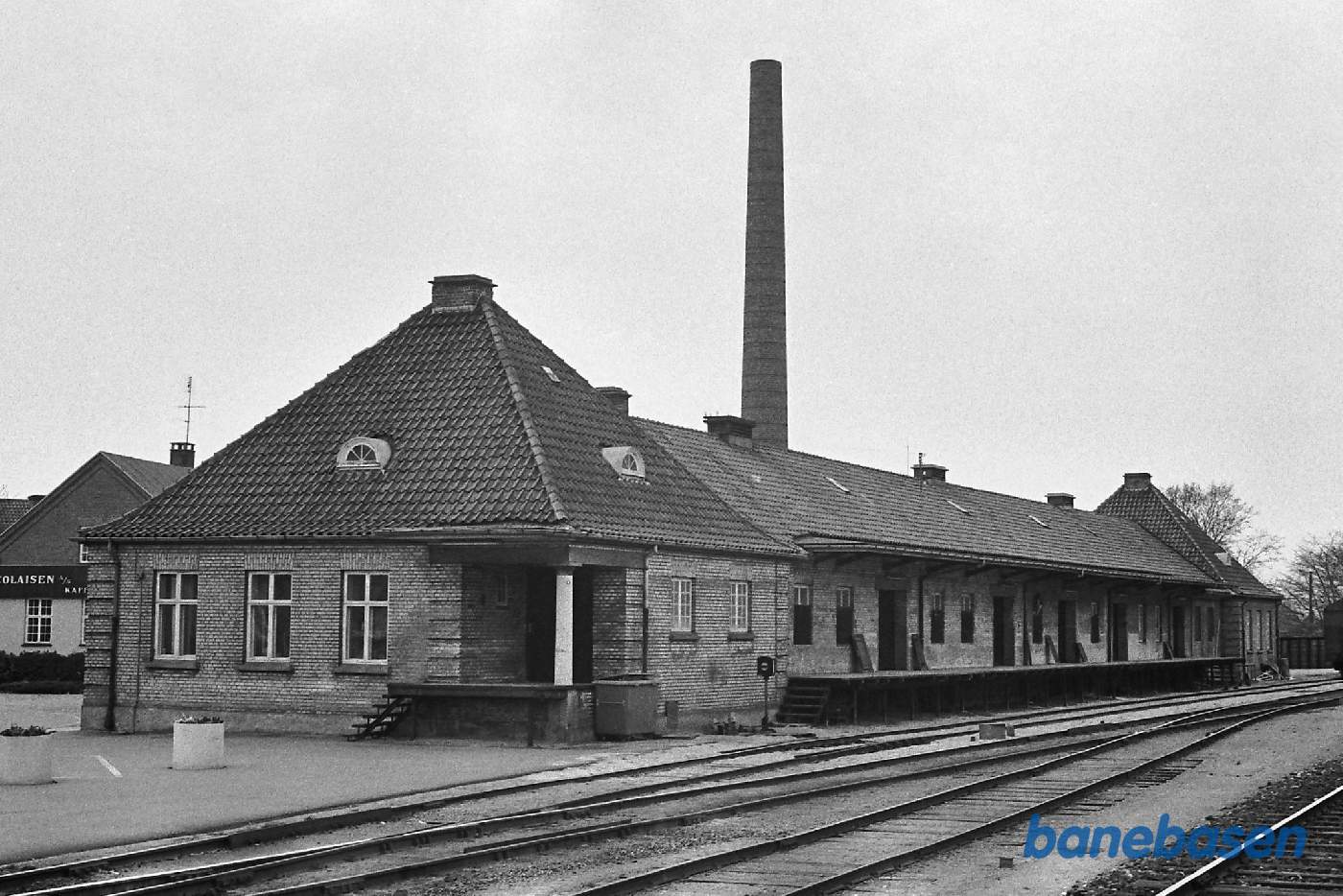 Varehus fra perron Varehus fra perron