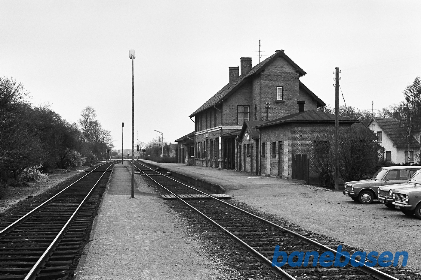 Stationen fra perron Stationen fra perron