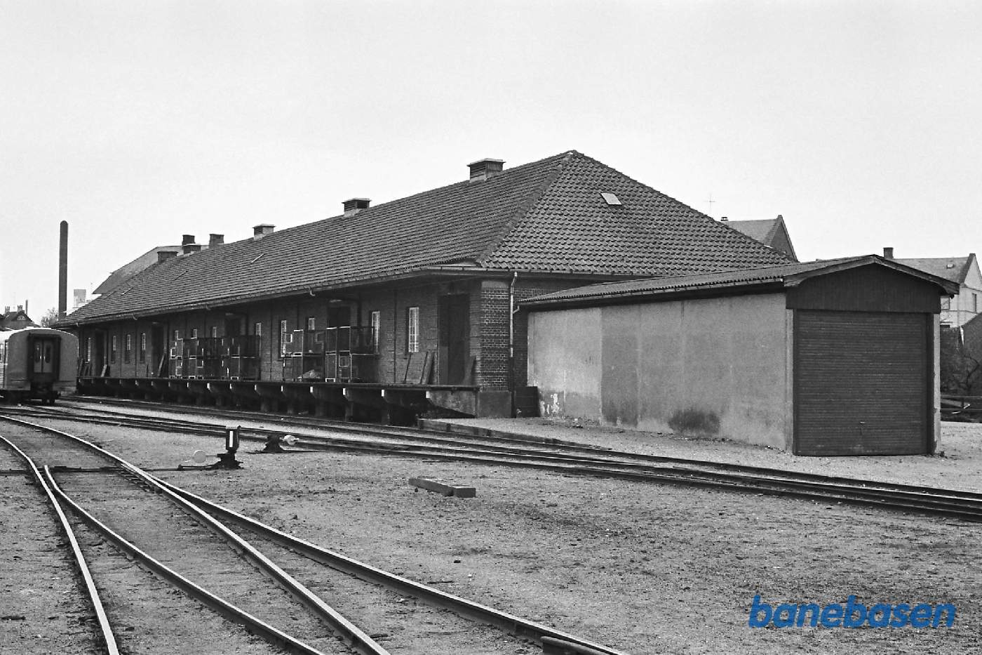 Varehus fra perron Varehus fra perron