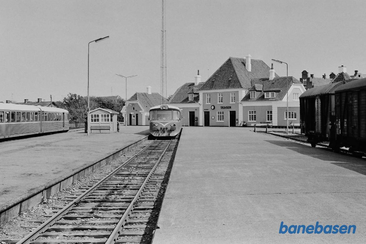 Stationen fra perron Stationen fra perron