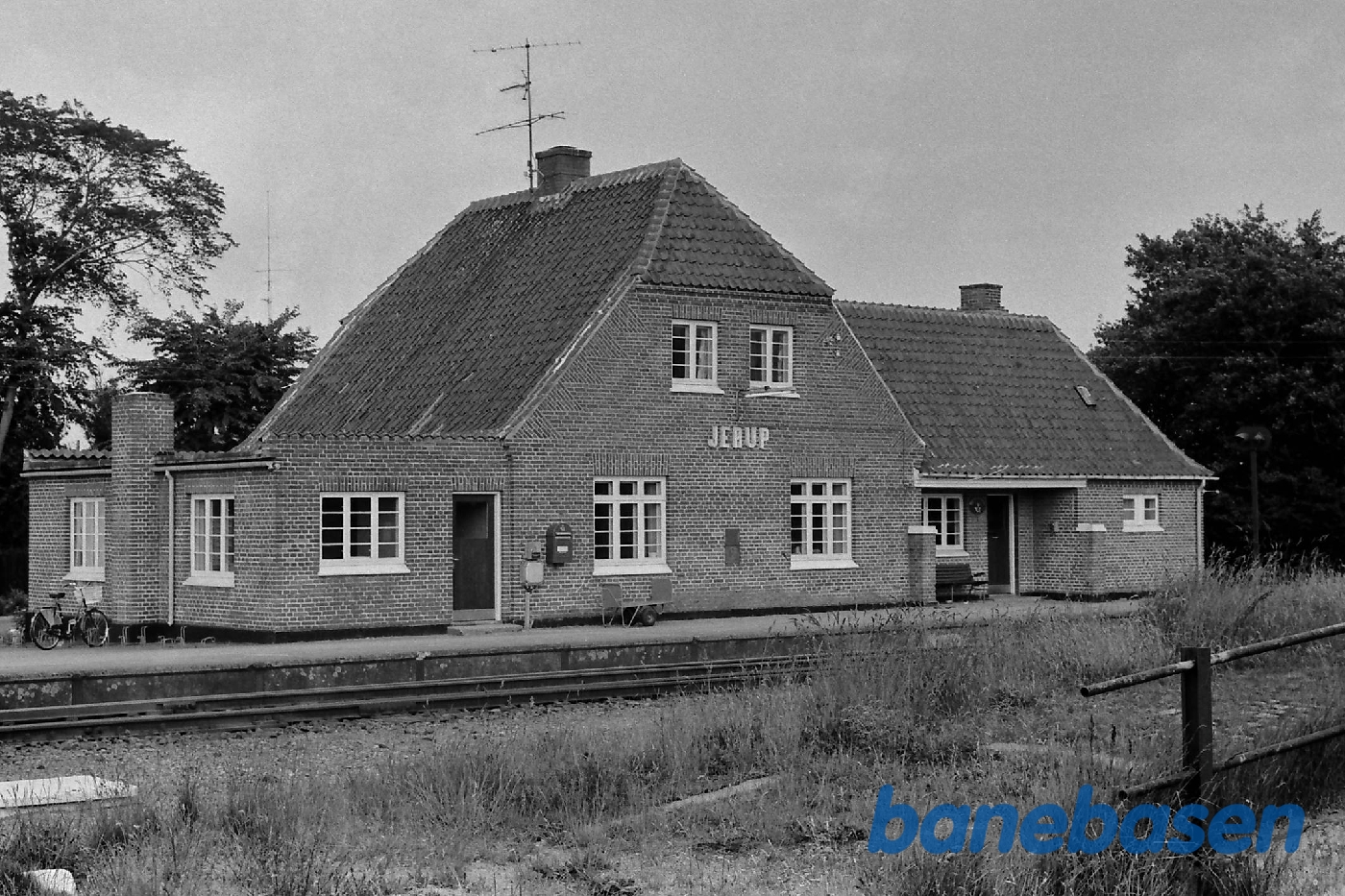 Stationen fra perron Stationen fra perron