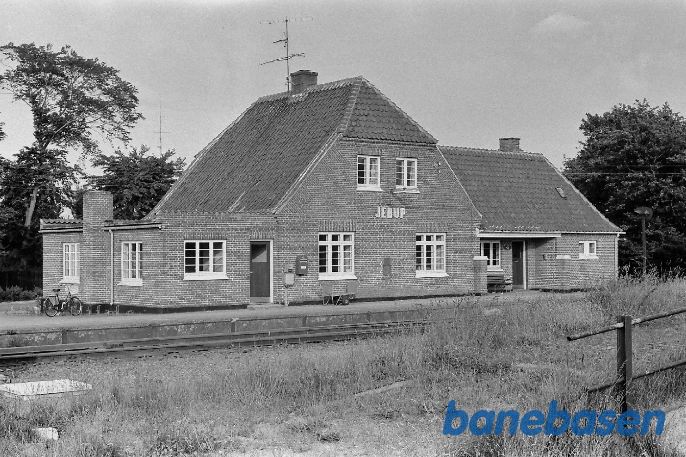 Stationen fra perron Stationen fra perron