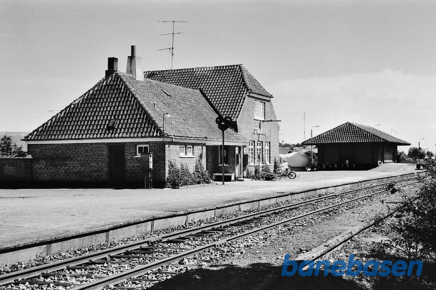 Stationen fra perron Stationen fra perron